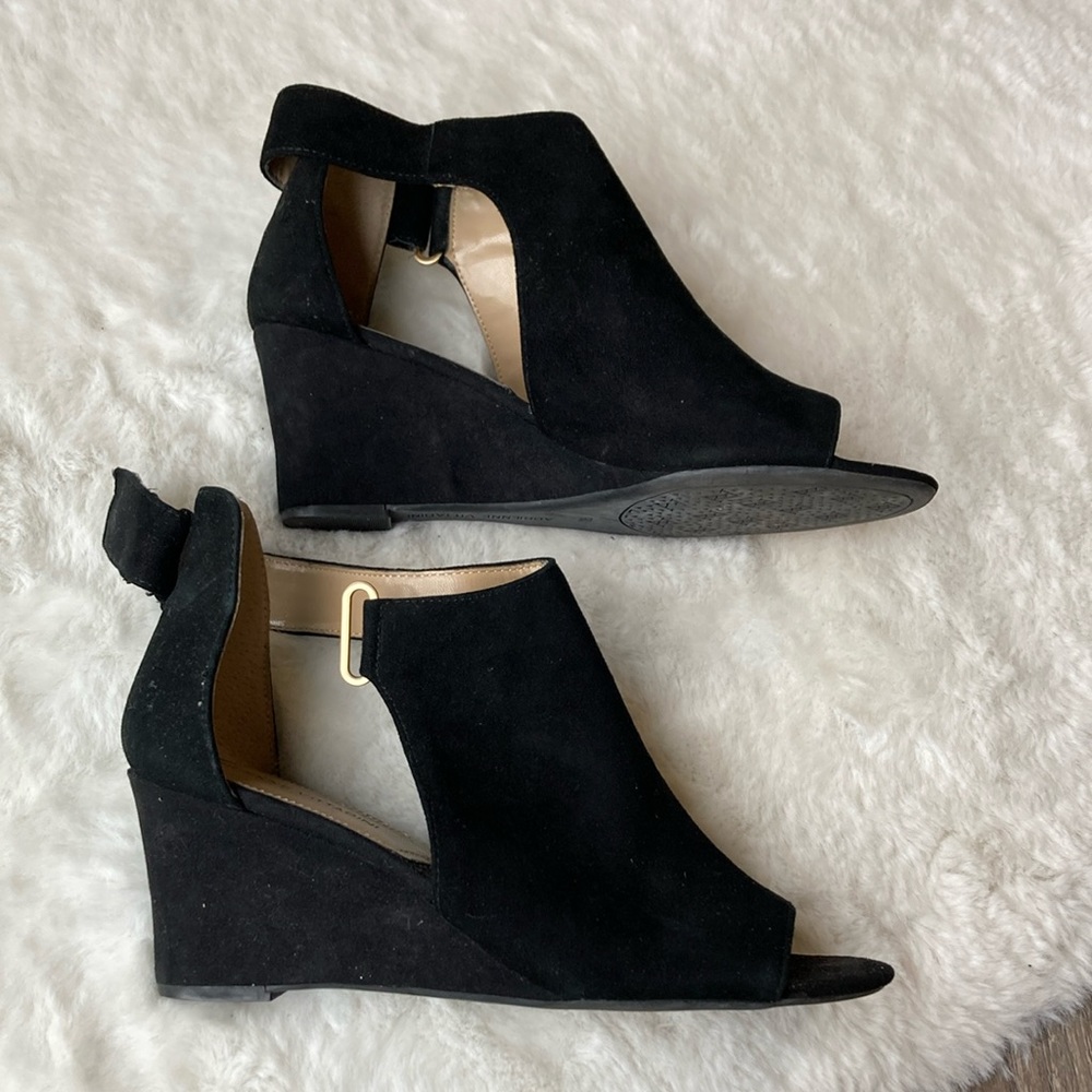 Adrienne Vittadini Black Suede Peep Toe Leather Wedges Buckle Velcro 9.5